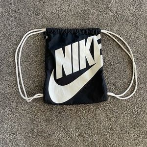 Nike drawstring bag
